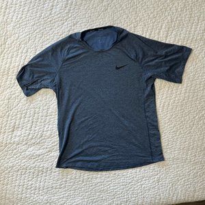 NIKE PRO - Dri Fit Short Sleeve Athletic Fit Shirt - XL
